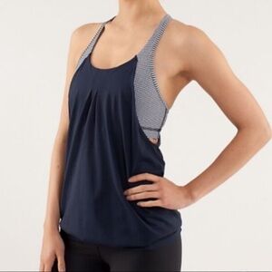 Lululemon Practice Freely Tank Top Inkwell Dark Navy Built in Sports Bra Size 6